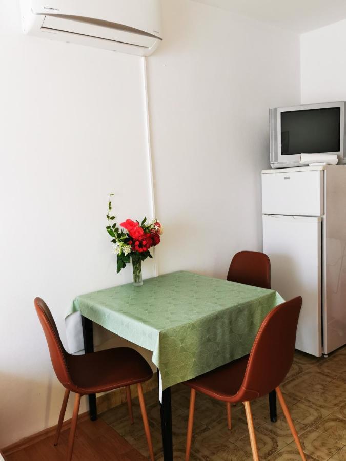 Apartment Dasek Ii, Njivice Eksteriør bilde