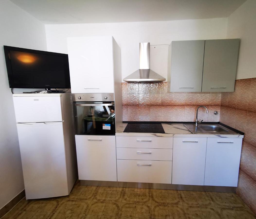 Apartment Dasek Ii, Njivice Eksteriør bilde